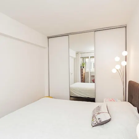 Nice T2 At 2 Steps From The Buttes Chaumont Park Апартаменты Париж