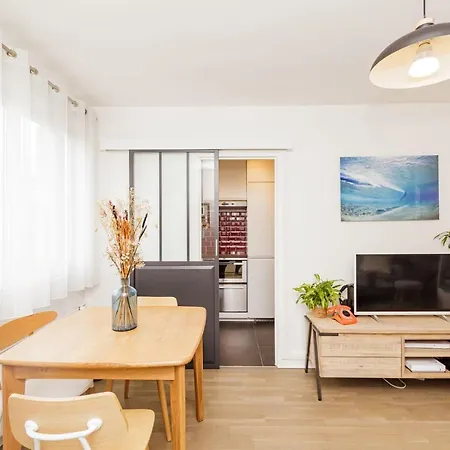 Nice T2 At 2 Steps From The Buttes Chaumont Park Апартаменты