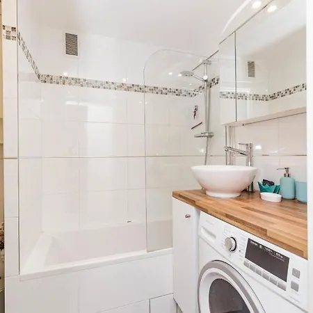 Nice T2 At 2 Steps From The Buttes Chaumont Park * Париж